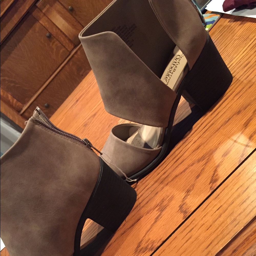 Booties - Picture 2 of 7